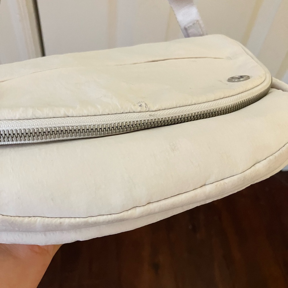 Lululemon Crossbody Festival Bag White - Picture 5 of 11